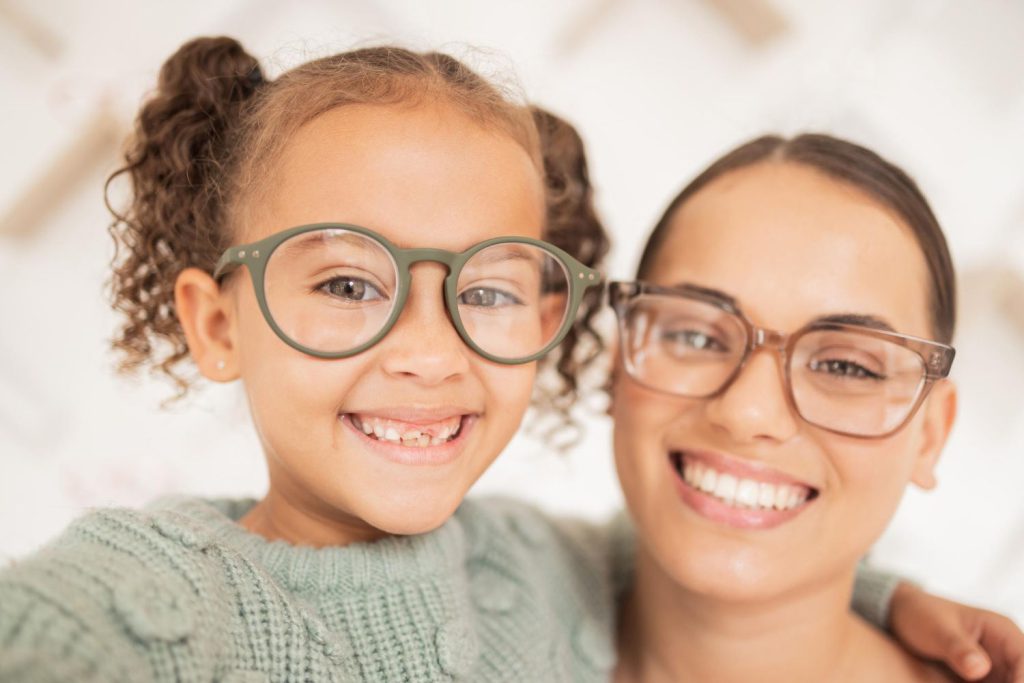 Moda dotycząca okularów dla dzieci dynamicznie się zmienia